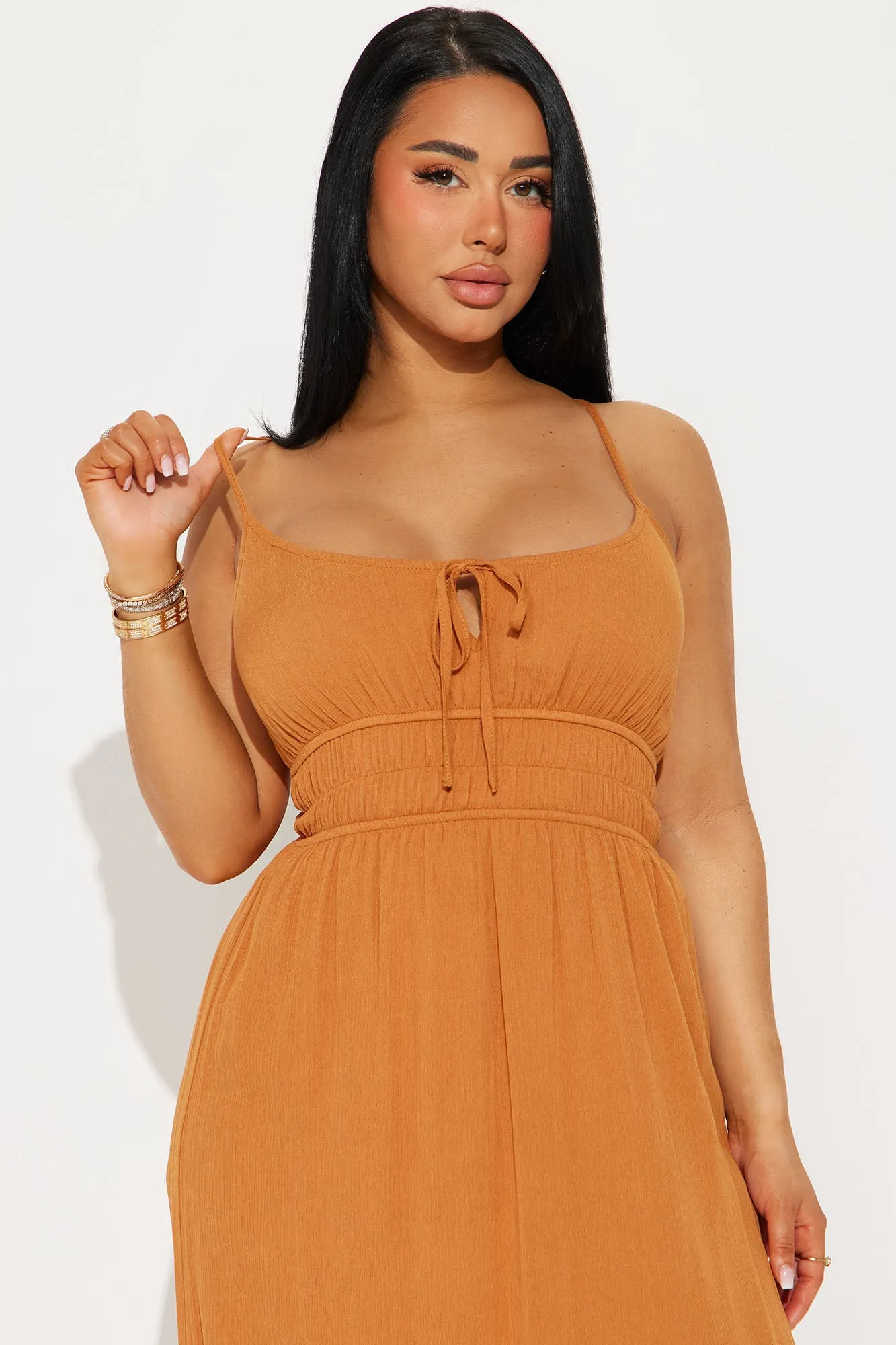 Amber Flowy Maxi Dress - Cognac