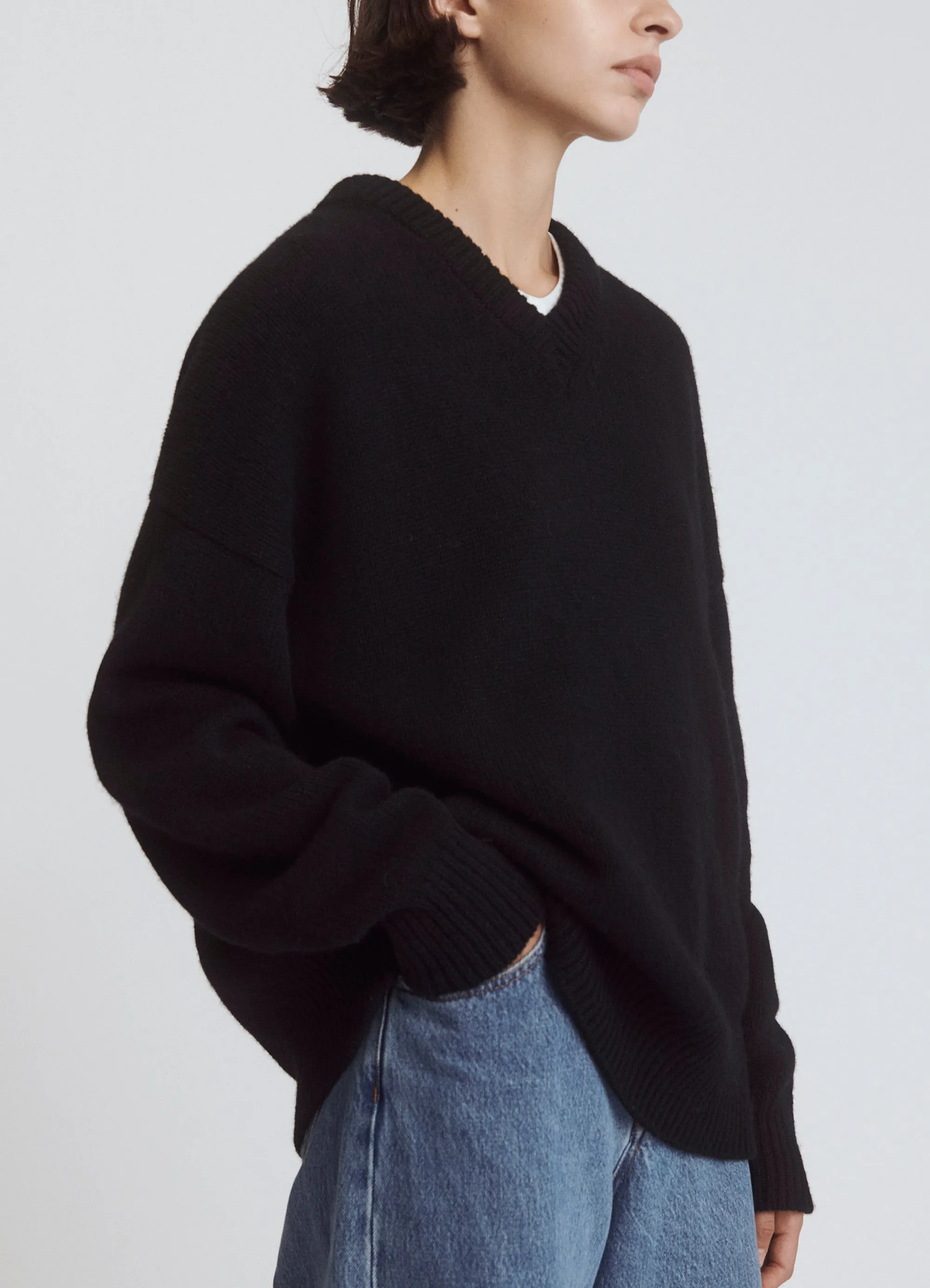 Balla Slouch V-Neck in Black