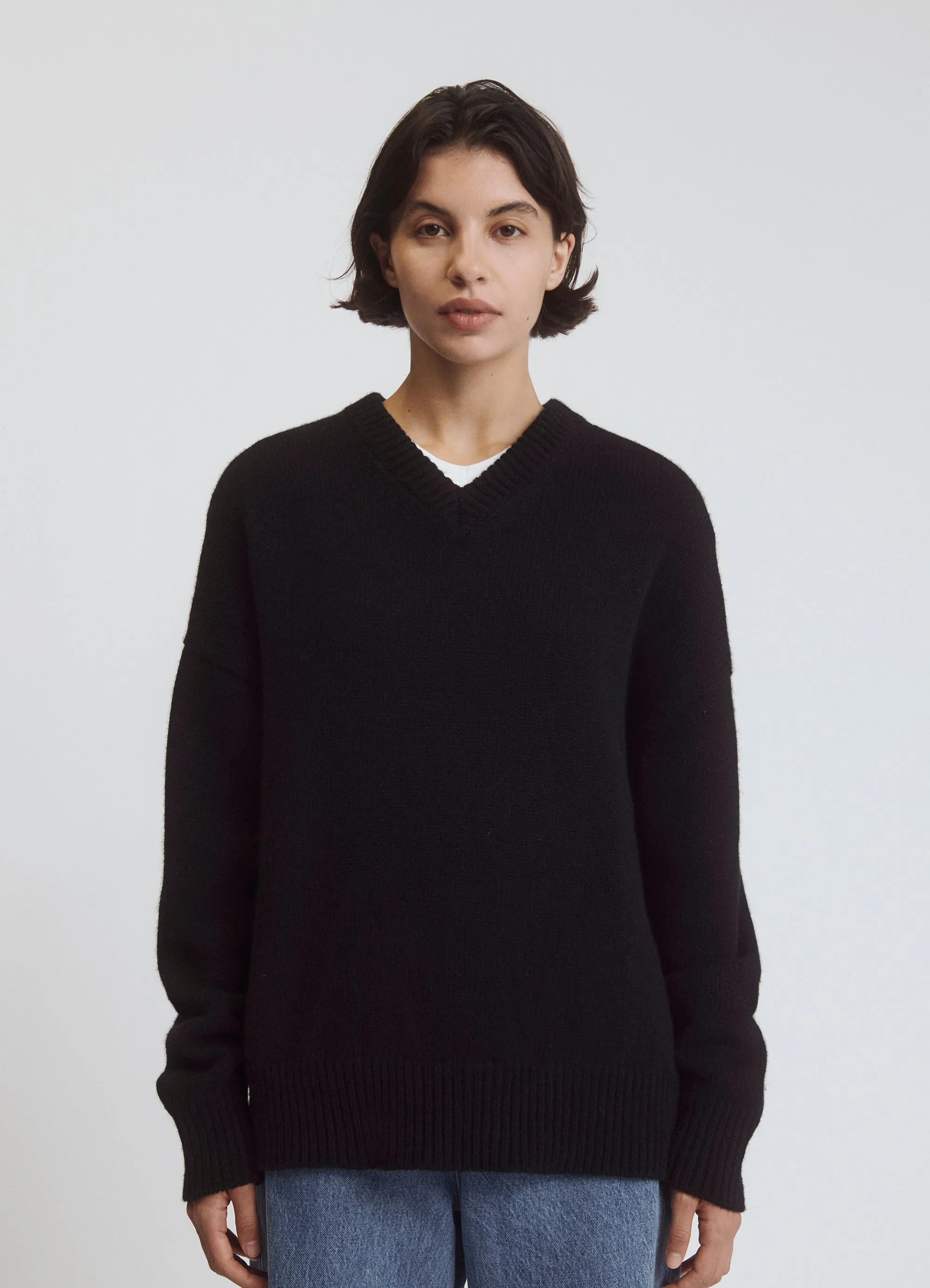 Balla Slouch V-Neck in Black