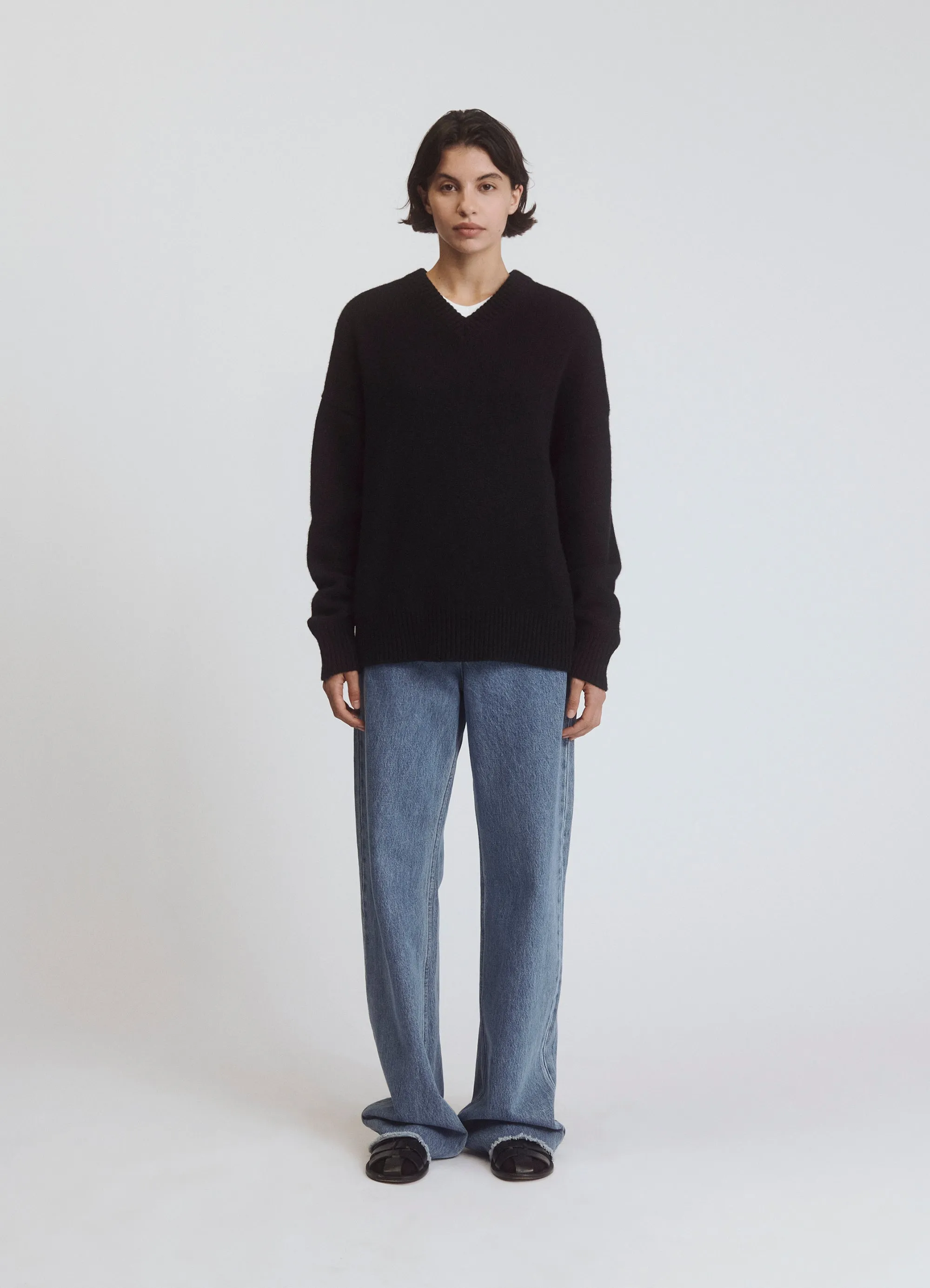 Balla Slouch V-Neck in Black