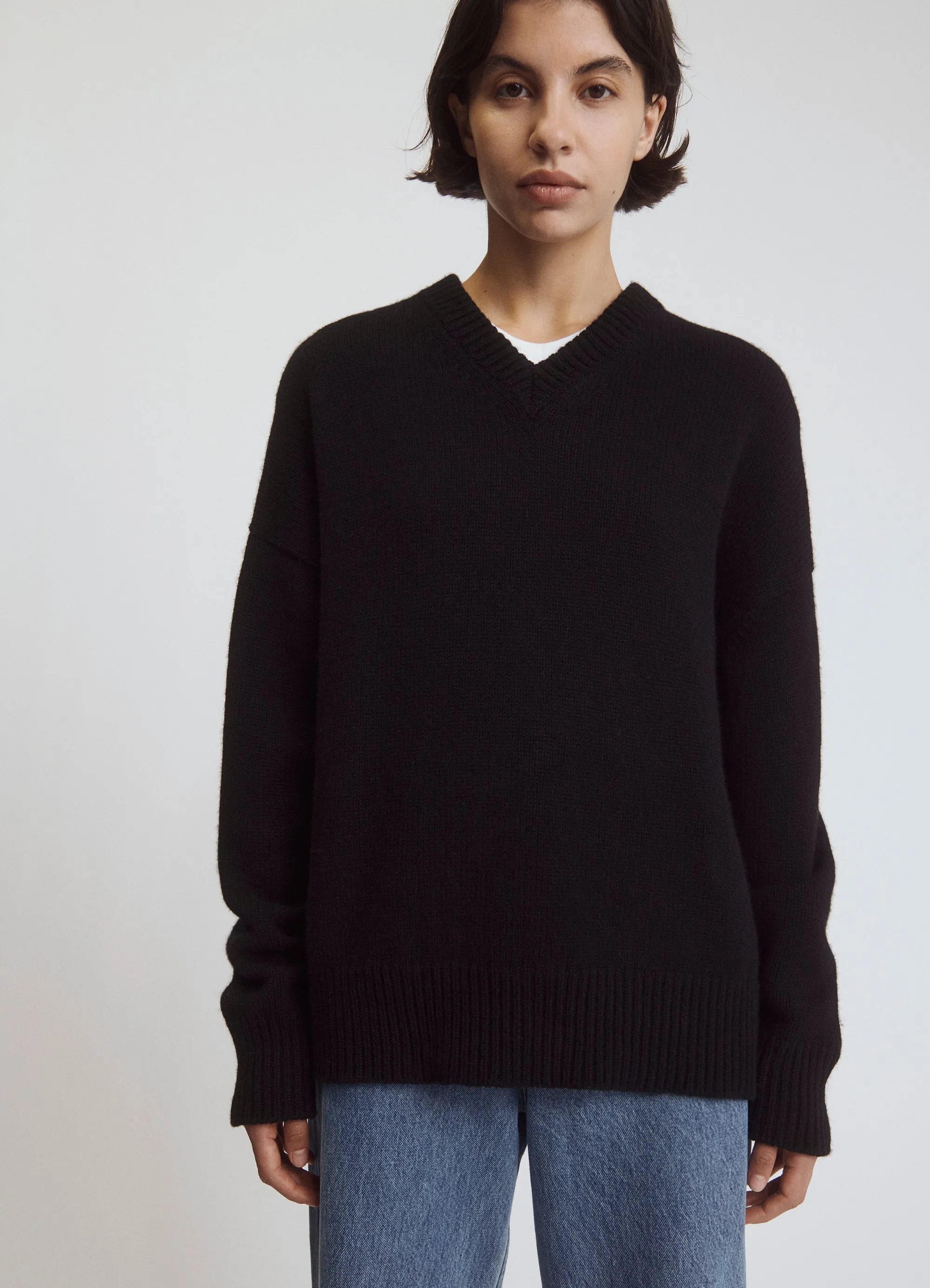 Balla Slouch V-Neck in Black