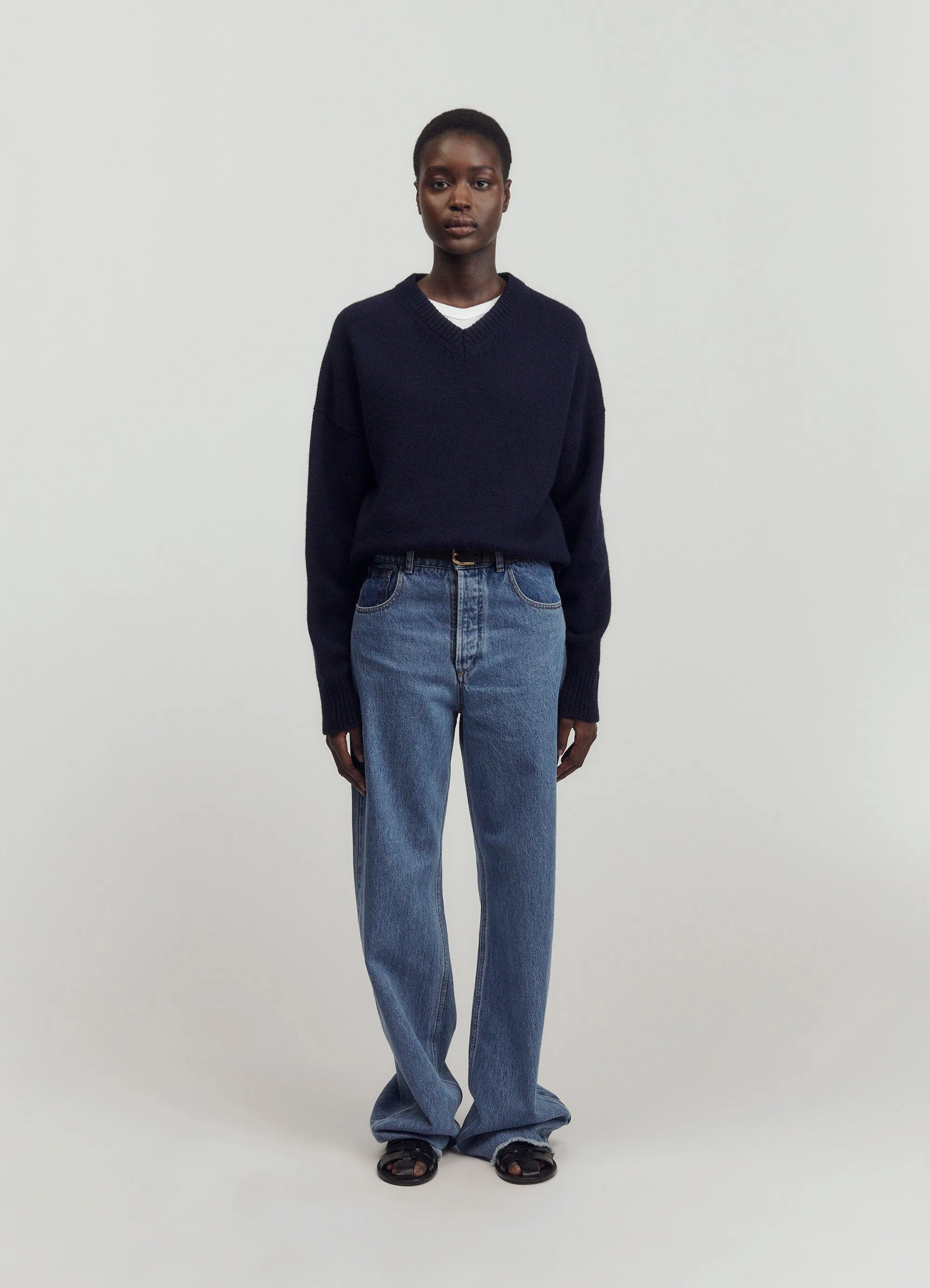 Balla Slouch V-Neck in Navy