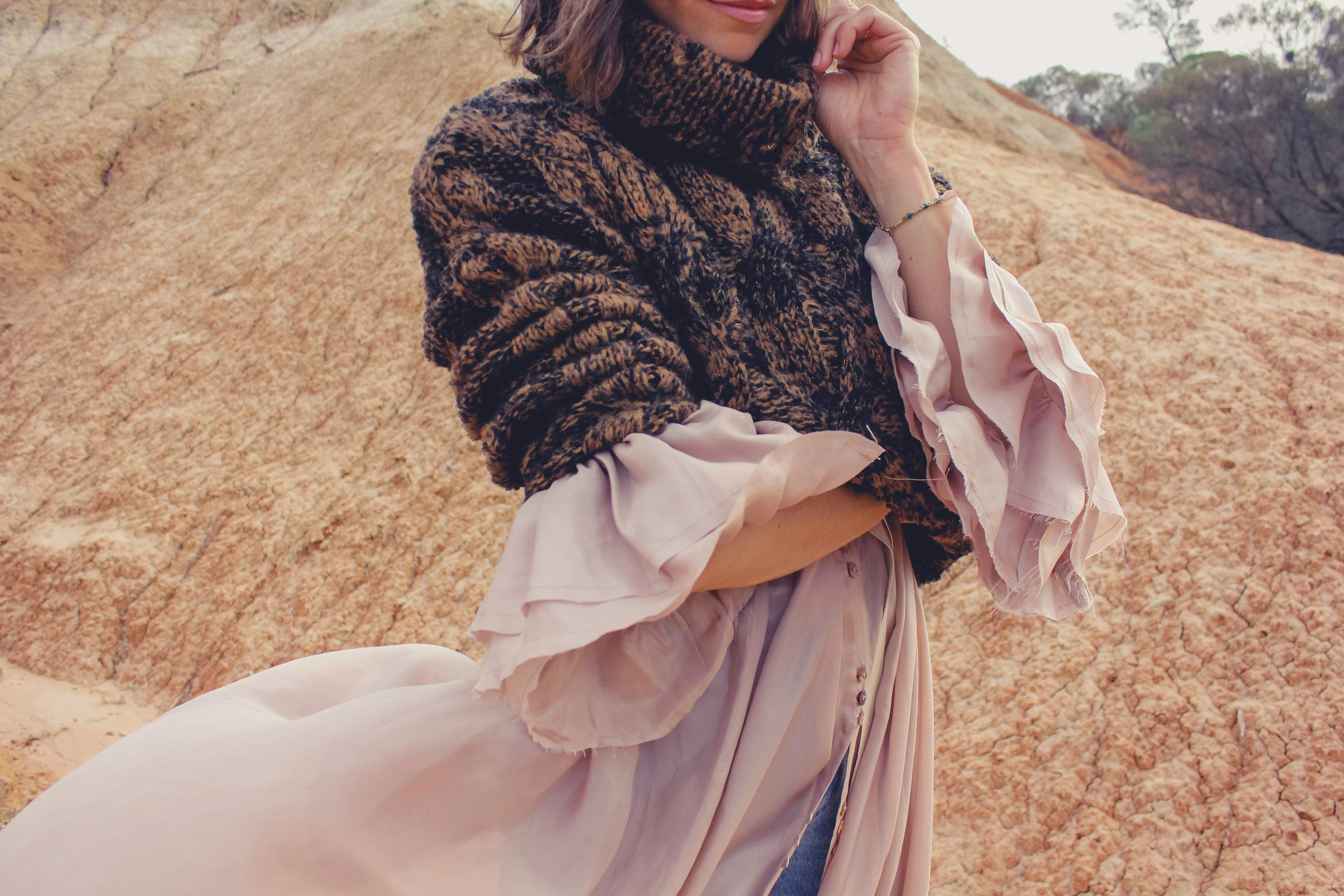 Cable knit funnel neck sweater - tortoishell