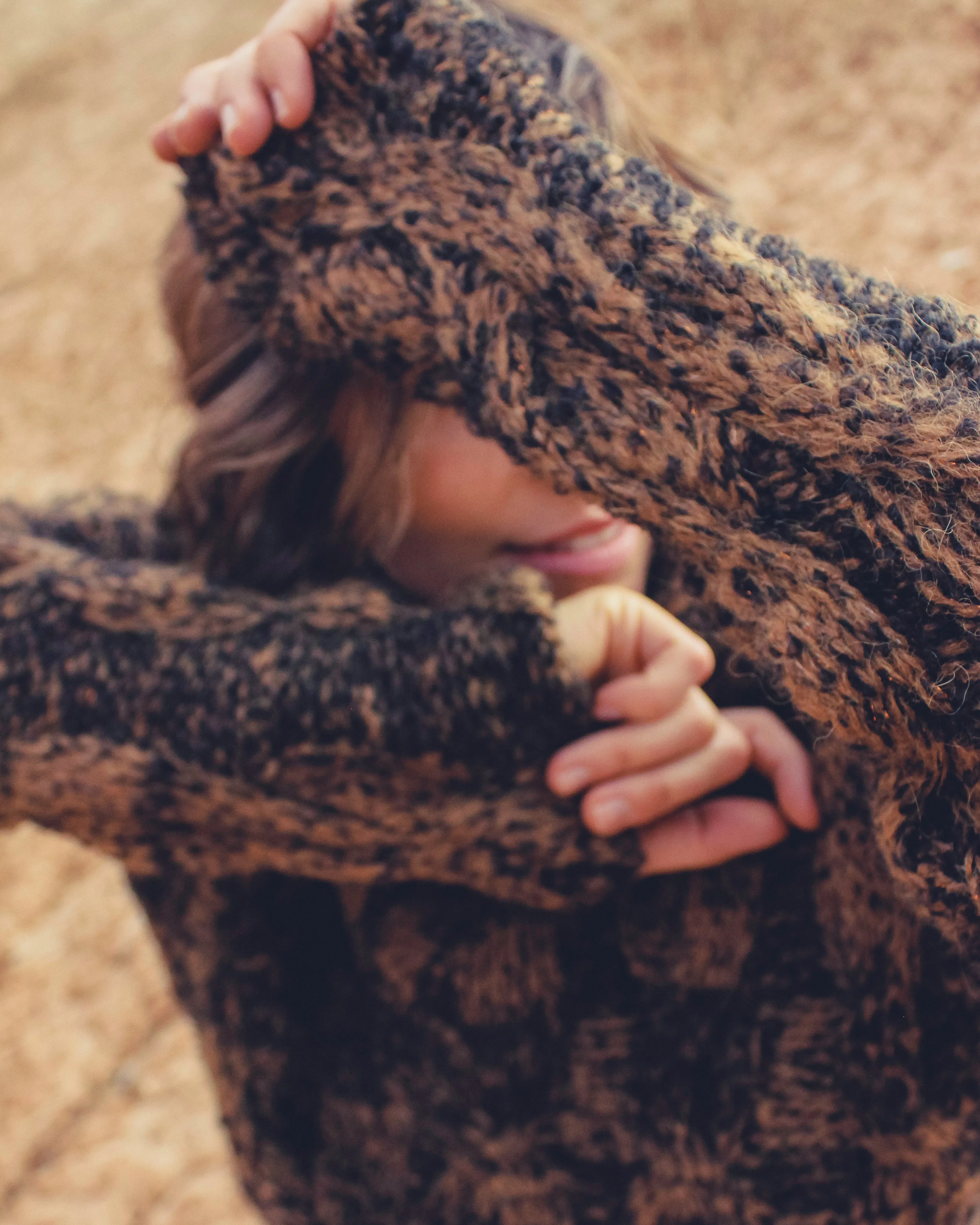 Cable knit funnel neck sweater - tortoishell