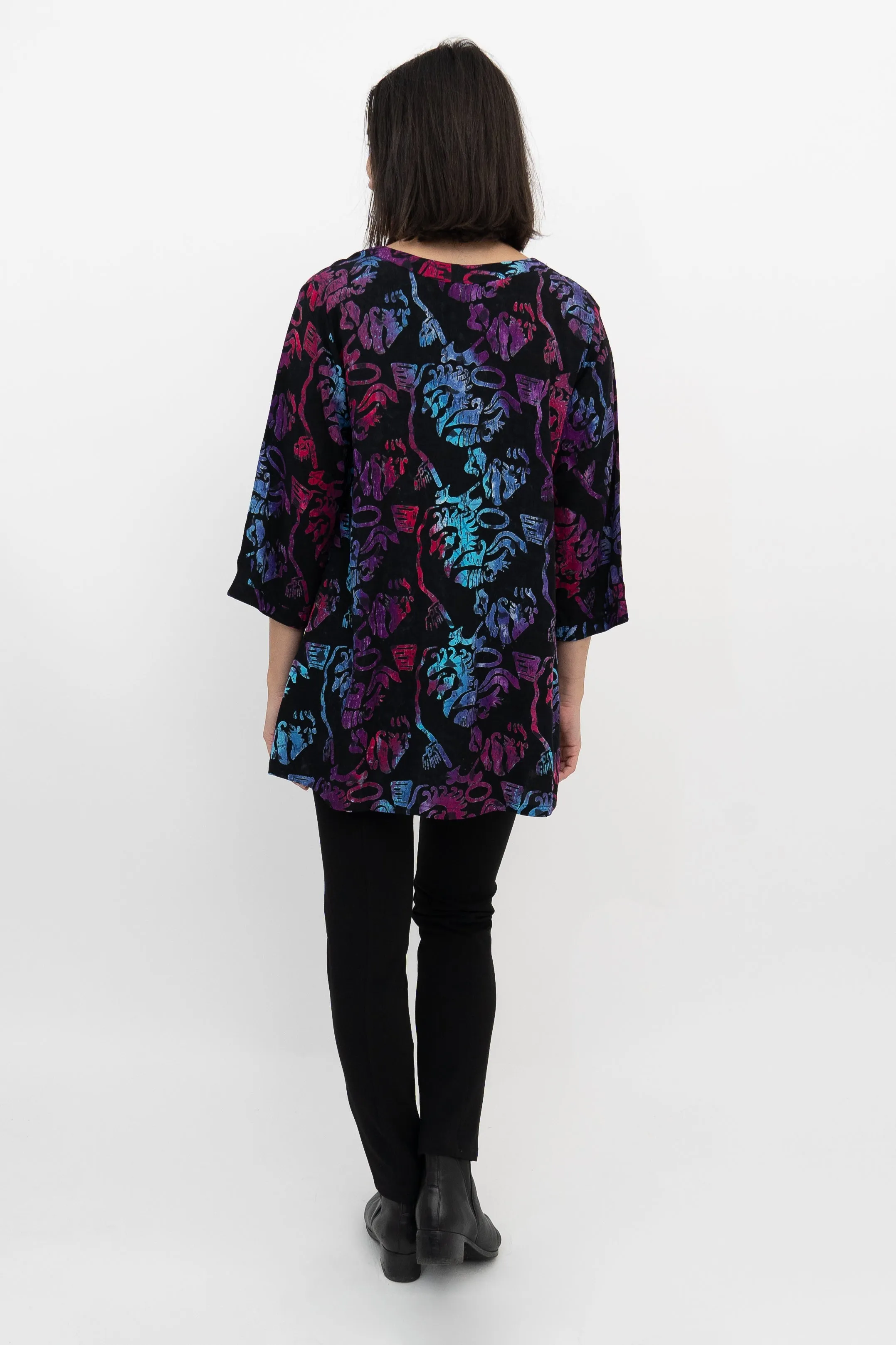 Evelyn Top, Gem