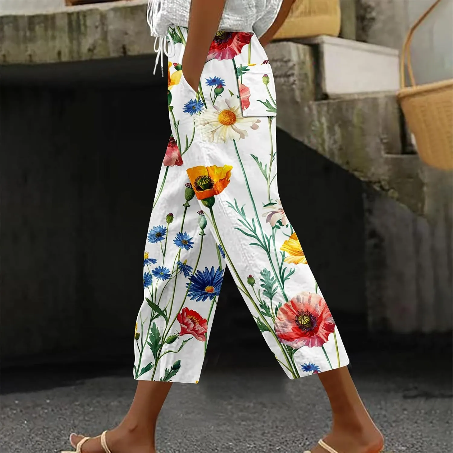 Hawaii Capri Pants for Women Casual Tropical Floral Print Pants Elastic High Waist Drawstring Summer Beach Trousers