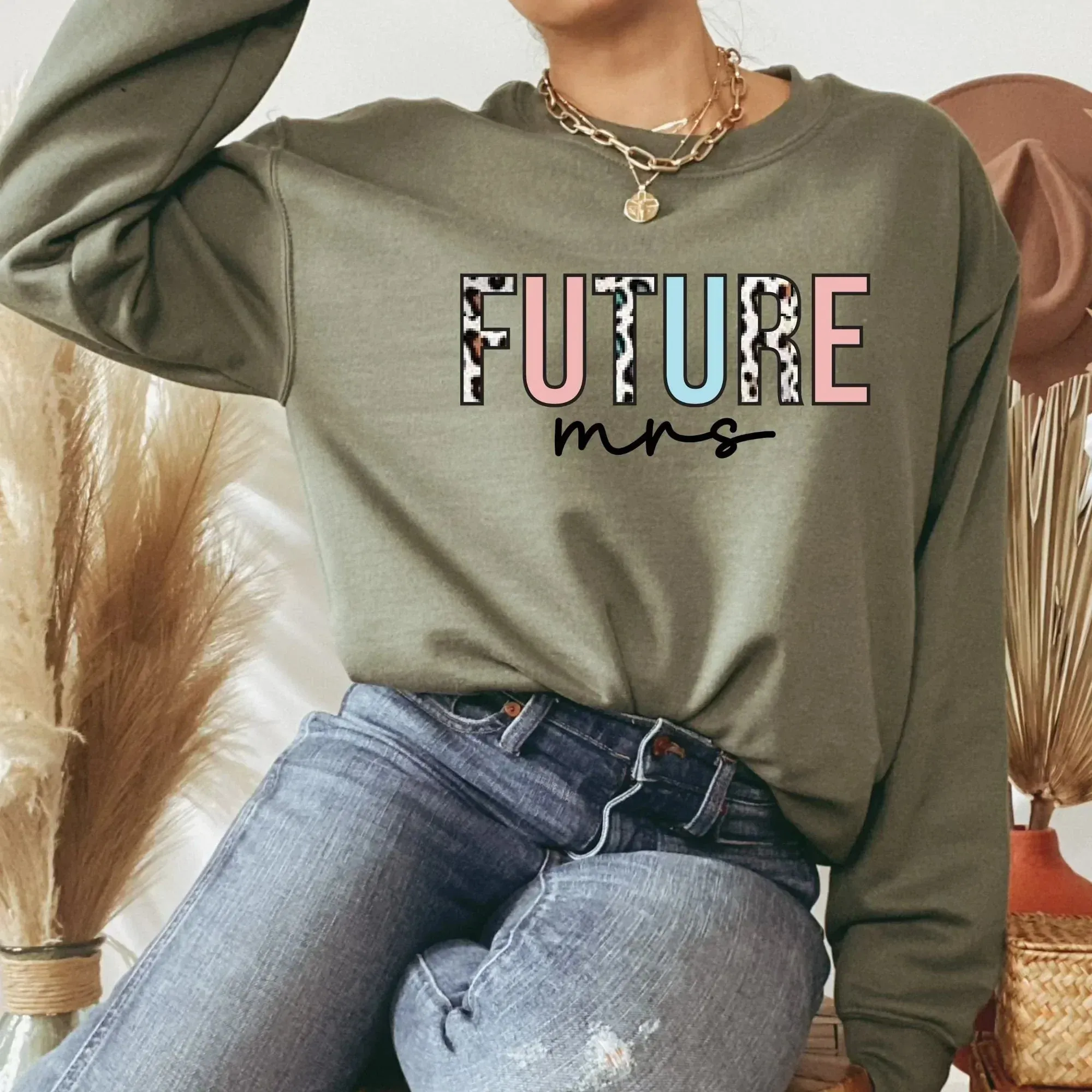 Mrs Sweatshirt, Bride Sweatshirt, Wifey Sweater, Getting Ready Outfit, Team Bride shirt, Wife Hoodie, Gift for Bride to Be, Mrs. Crewneck
