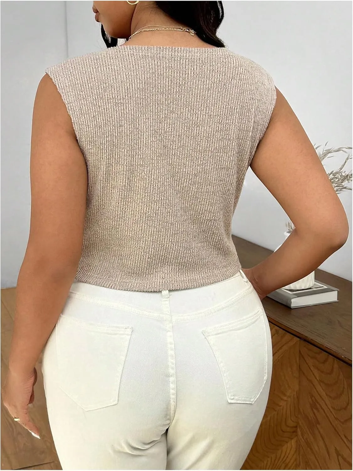 OYOANGLE Women's Plus Size Button Front Rib Knit Vest Tank Top Slit Hem Sleeveless Dressy Tops