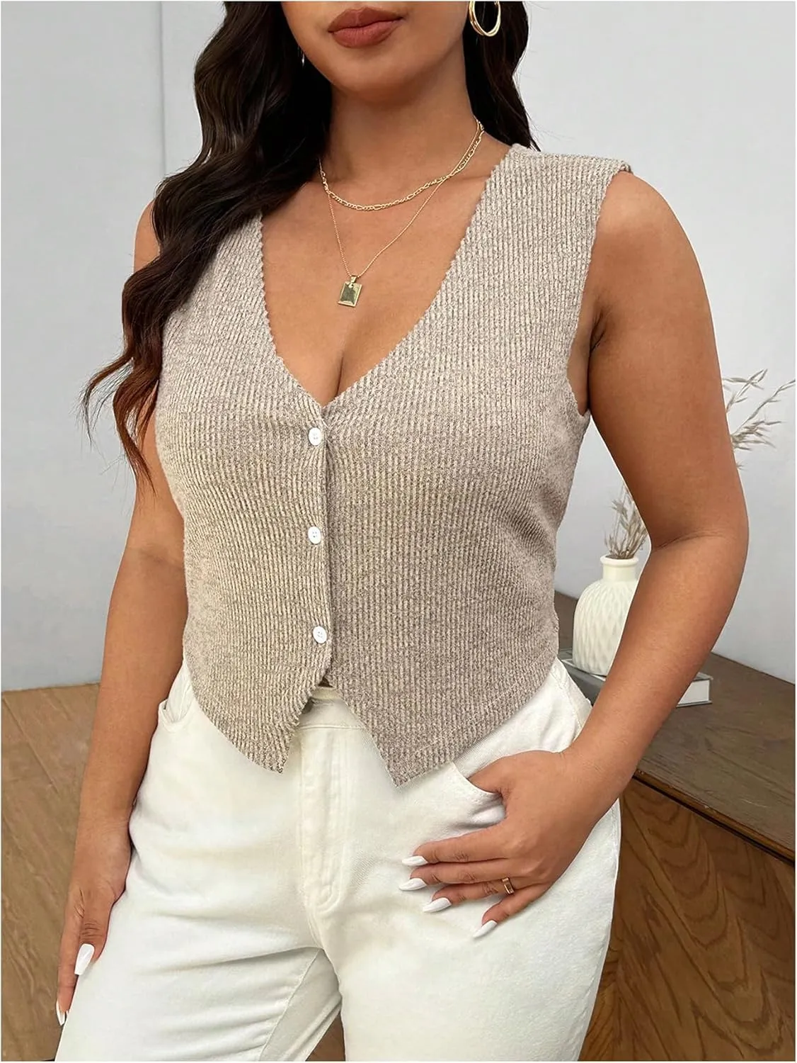 OYOANGLE Women's Plus Size Button Front Rib Knit Vest Tank Top Slit Hem Sleeveless Dressy Tops